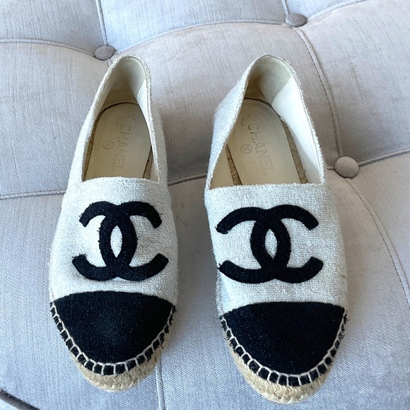 Chanel White and Black Fabric Espadrilles Size 39 in Excellent condition!! - Picture 1 of 7